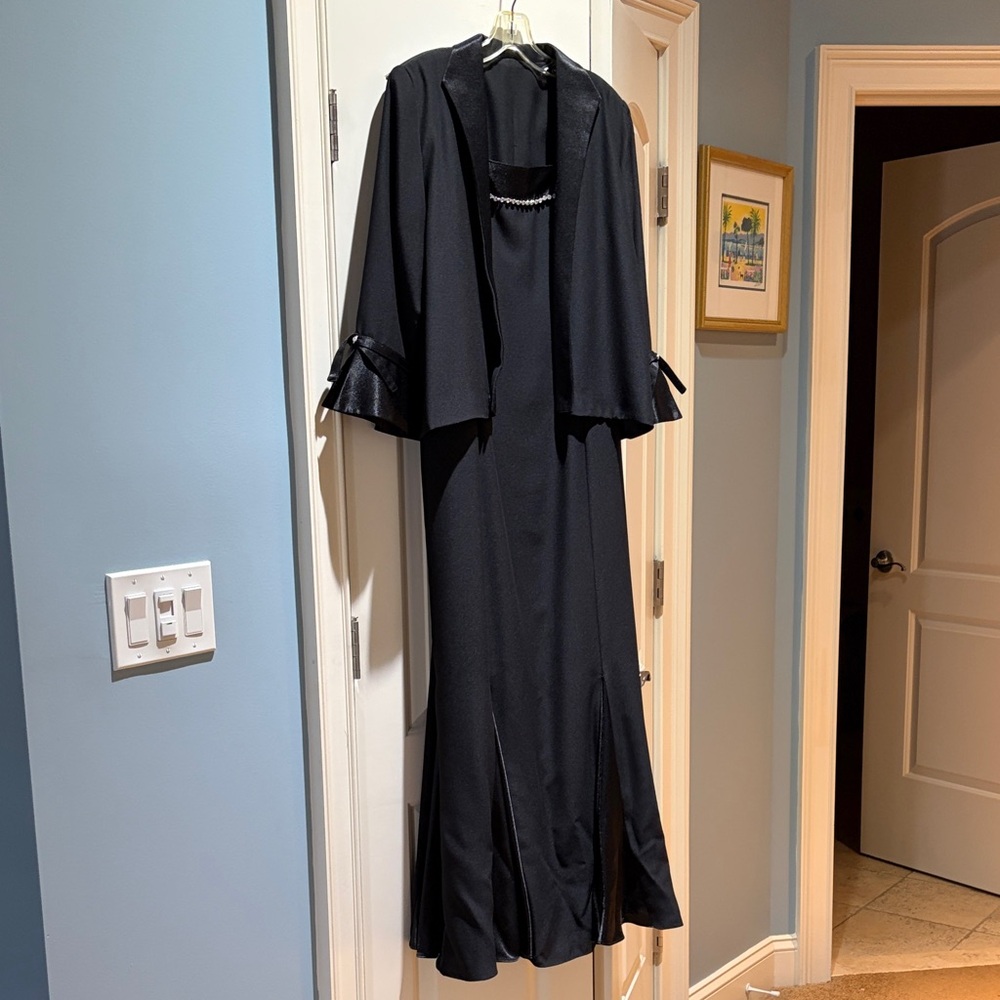 Elegant Black Evening Gown with Jacket